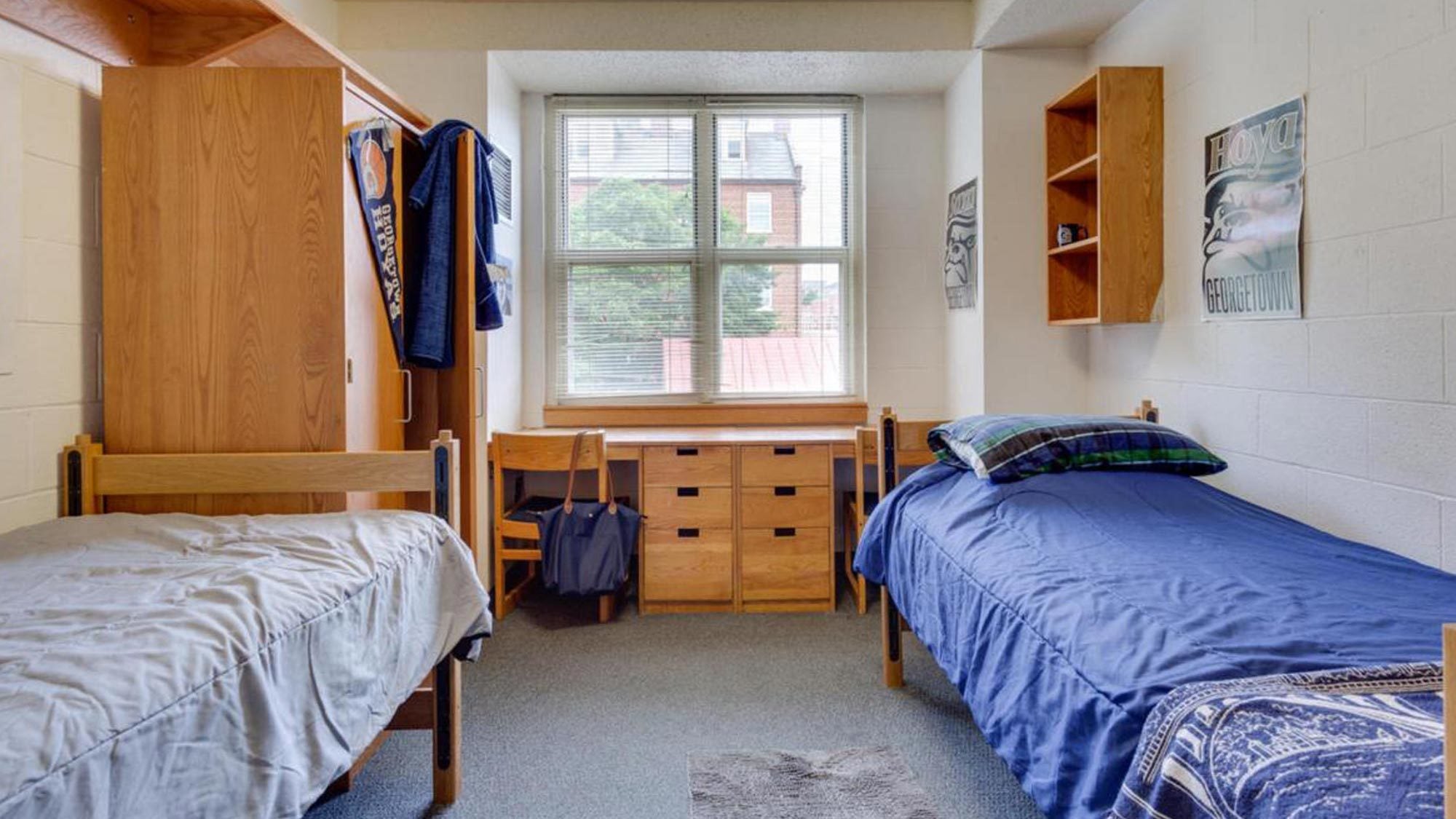 An undergraduate double-occupancy dorm room.